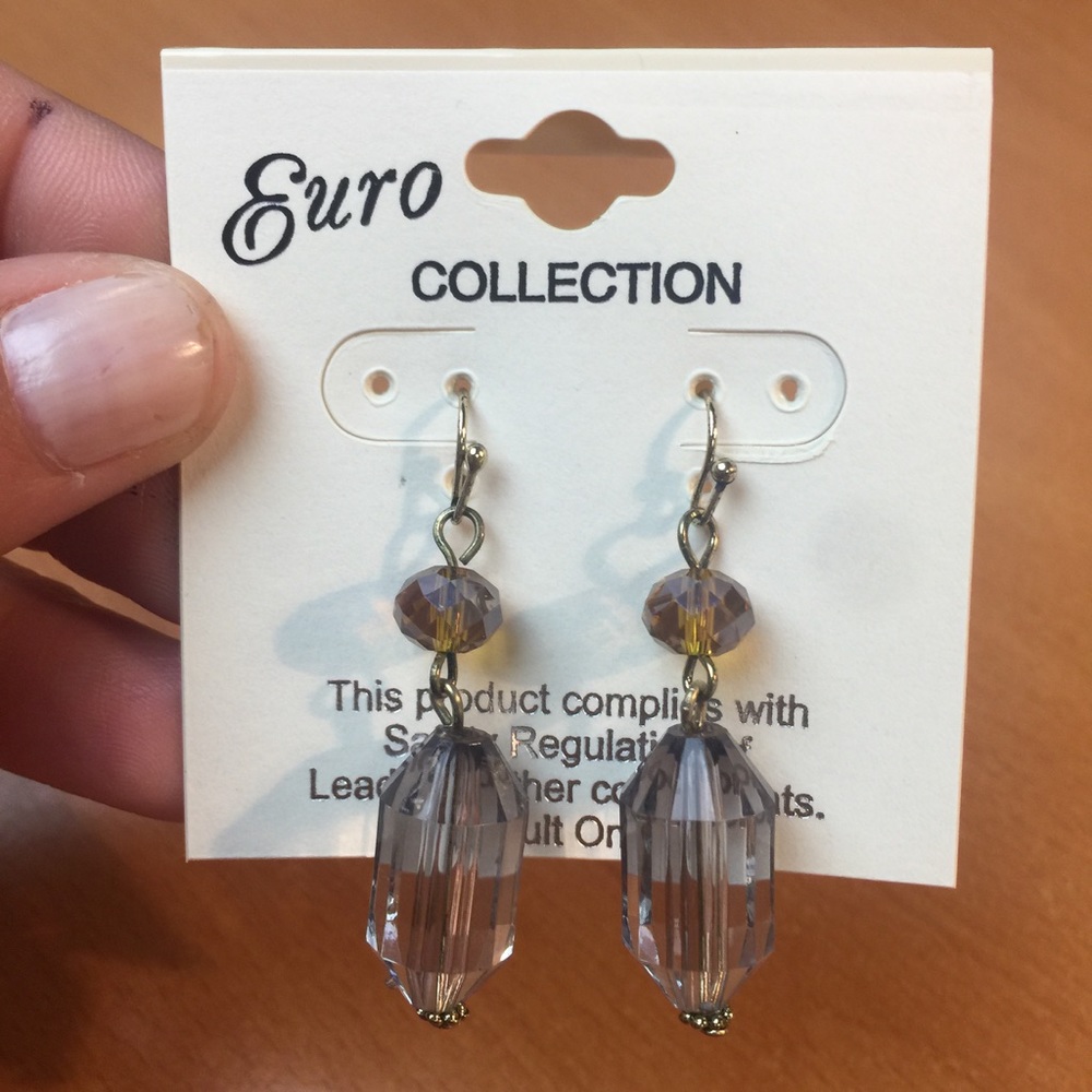 NWT Gray Dangle Earrings - Picture 3 of 3